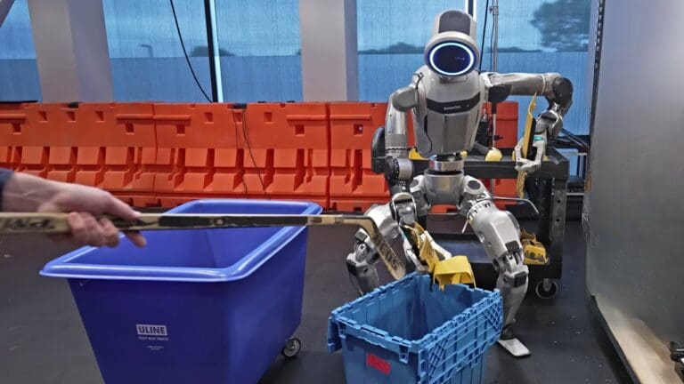 Hyundai and Toyota Team Up to Build AI-Powered Humanoid Robots 1 maxresdefault 10
